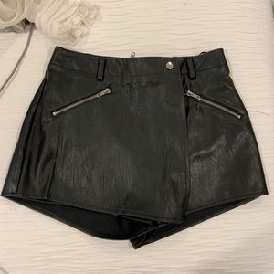 Superdown leather skort